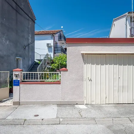 1 Bedroom In *