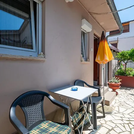 Apartamento 1 Bedroom Beautiful In *