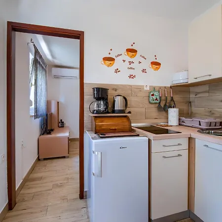1 Bedroom Beautiful In
