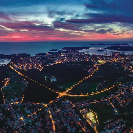 Apartamento Beautiful In With Wifi