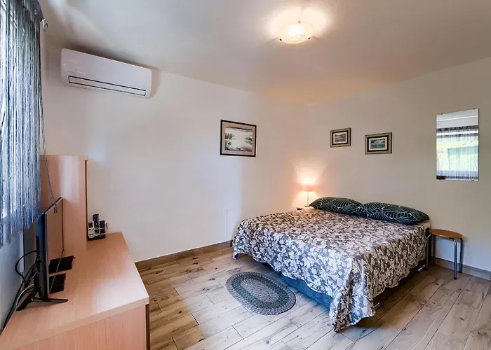 Beautiful In With Wifi Apartment